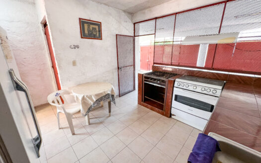 CASA CON AMPLIO JARDÍN, ALBERCA Y TERRAZA EN CIVAc