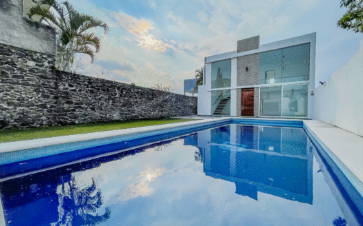 Casa en Las Fincas, Jiutepec, Morelos