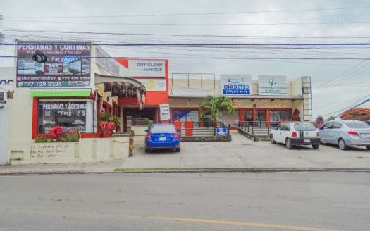 Comercial Plaza Romanza en Chapultepec, Cuernavaca, Morelos
