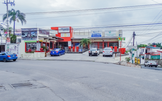 Comercial Plaza Romanza en Chapultepec, Cuernavaca, Morelos
