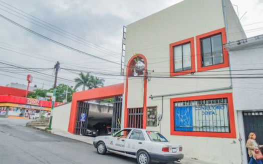 Comercial Plaza Romanza en Chapultepec, Cuernavaca, Morelos