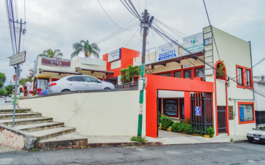 Comercial Plaza Romanza en Chapultepec, Cuernavaca, Morelos