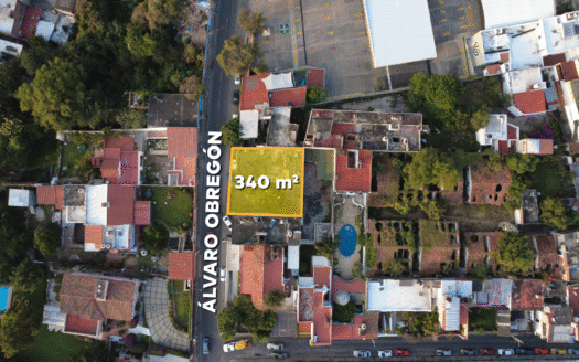 SE VENDE COMO TERRENO EN EL CENTRO DE CUERNAVACA EN $9’706 m²