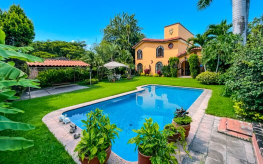 CASA +2 BUNGALOWS, ALBERCA Y JARDÍN