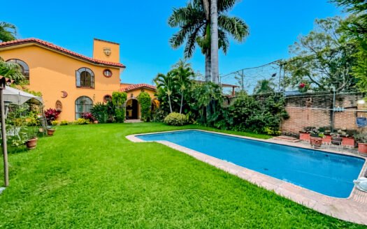 CASA +2 BUNGALOWS, ALBERCA Y JARDÍN