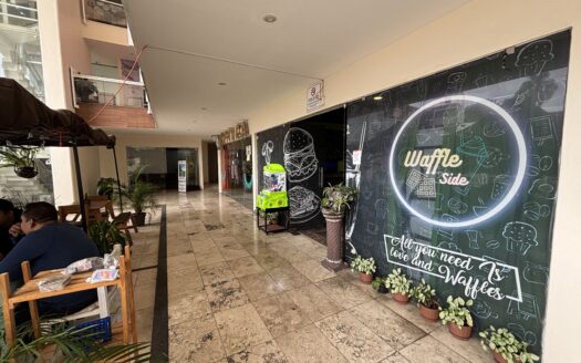 LOCAL COMERCIAL EN PLANTA BAJA EN PLAZA TLALTENANGO EN CUERNAVACA