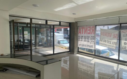 LOCAL COMERCIAL DE 45.27M2 A UNOS METROS DE GLORIETA LA LUNA