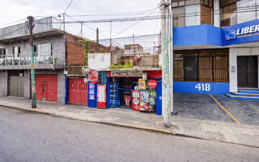 PROPIEDAD CON 2 DEPARTAMENTOS Y LOCAL COMERCIAL SOBRE AV. PLAN DE AYALA