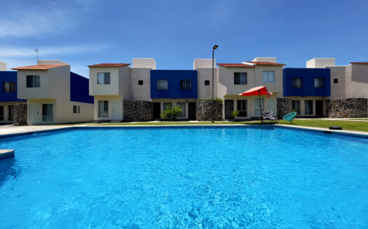 CASAS CON ALBERCA NUEVAS FRENTE H DEL NIÑO EN ZAPATA MOR