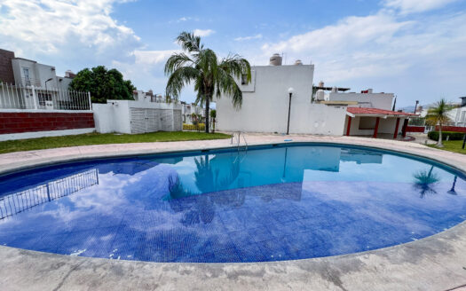 CASA DE DESCANSO CON ALBERCA Y VIGILANCIA EN XOCHITEPEC