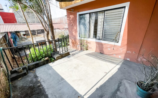 PROPIEDAD CON 2 DEPARTAMENTOS Y LOCAL COMERCIAL SOBRE AV. PLAN DE AYALA