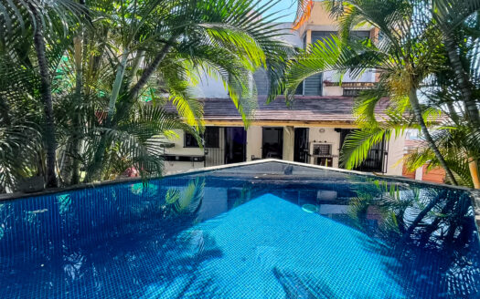 Casa con alberca climatizada y salón de juegos en Temixco, Morelos