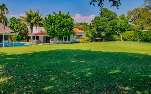 TERRENO RESIDENCIAL EN CONDOMINIO RINCON DEL RIO EN YAUTEPEC, MORELOS