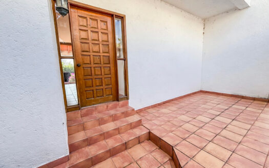 CASA CON BUNGALÓ INDEPENDIENTE Y ALBERCA EN AHUATEPEC, CUERNAVACA