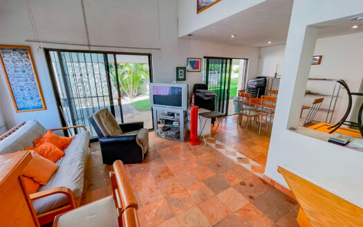 CASA CON ALBERCA CLIMATIZADA Y SALÓN DE JUEGOS EN BRISAS, TEMIXCO, MORELOS