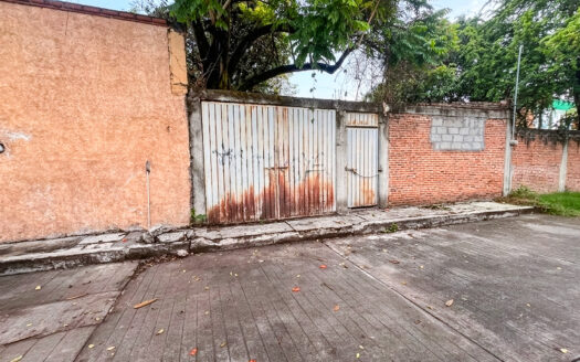 TERRENO CON CONSTRUCCIÓN A SOLO 3 MINUTOS DE P.º Cuauhnáhuac