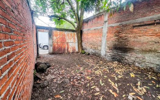 TERRENO CON CONSTRUCCIÓN A SOLO 3 MINUTOS DE P.º Cuauhnáhuac