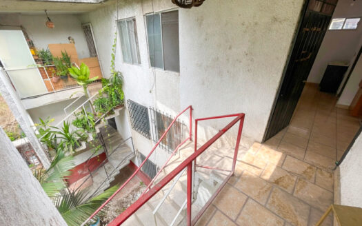 DEPARTAMENTO EN SEGUNDO PISO IDEAL PARA HABITAR, REMODELAR O INVERTIR