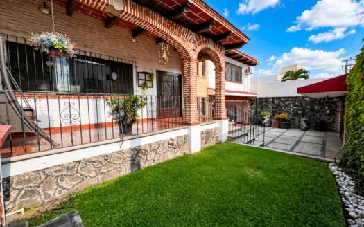 CASA ESTILO COLONIAL DE UN NIVEL