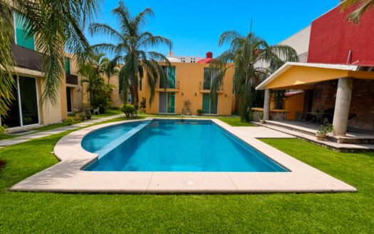 CASA EN CONDOMINIO CON ALBERCA