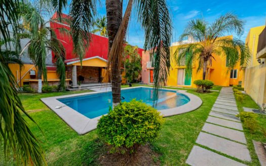 CASA EN CONDOMINIO CON ALBERCA