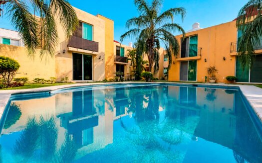 CASA EN CONDOMINIO CON ALBERCA