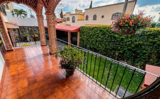 CASA ESTILO COLONIAL DE UN NIVEL