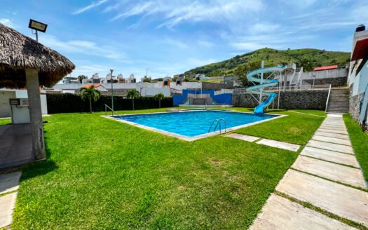 CASA EN FRACCIONAMIENTO CON ALBERCA Y TOBOGÁN POR $1,100,000