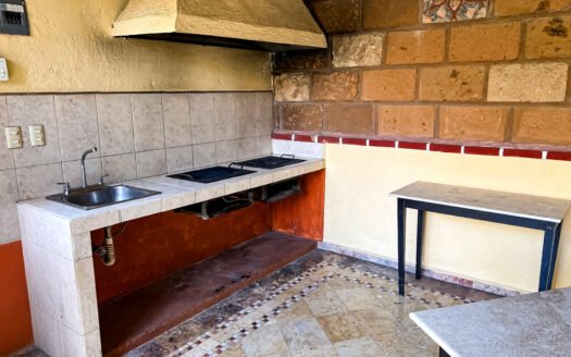 CASA CON SALÓN DE JUEGOS, JACUZZI Y ALBERCA EN VILLAS DEL SOL, XOCHITEPEC