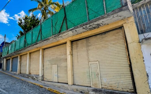 Propiedad con 6 Locales y 2 Departamentos en Independencia, Jiutepec