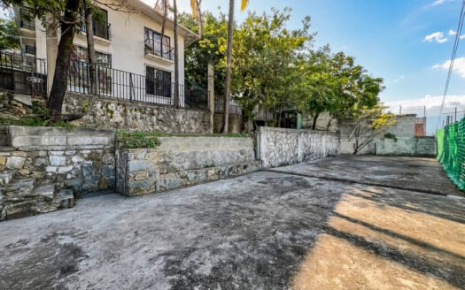 Propiedad con 6 Locales y 2 Departamentos en Independencia, Jiutepec