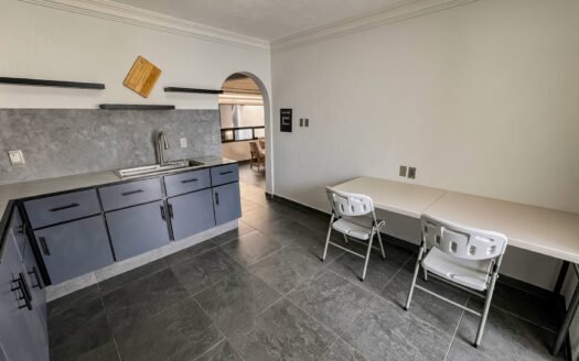 CASA EN CONDOMINIO CON VIGILANCIA Y ALBERCA EN PALMIRA, CUERNAVACA